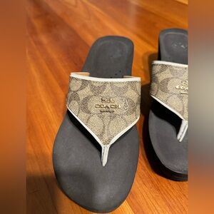 Coach Signature Tan Brown Sandals size 7